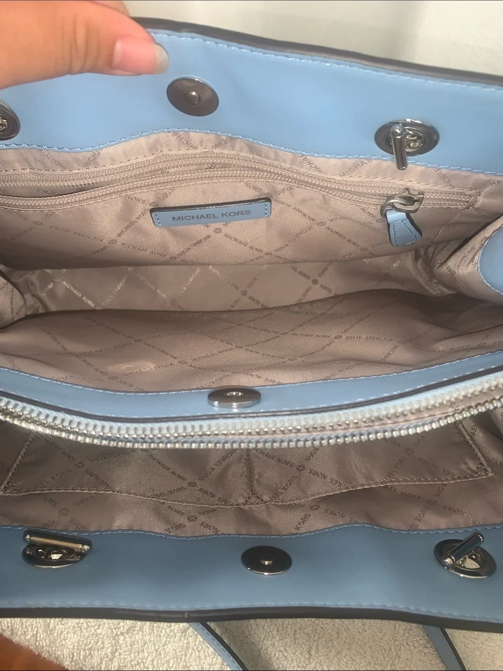 GUC Michael Kors Teagen Large Shoulder Bag & Wallet Set - Picture 6 of 9